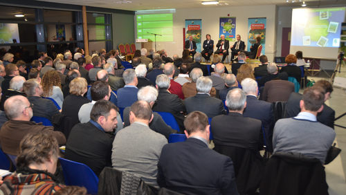 beaucoup de participants à la première conférence territoriale